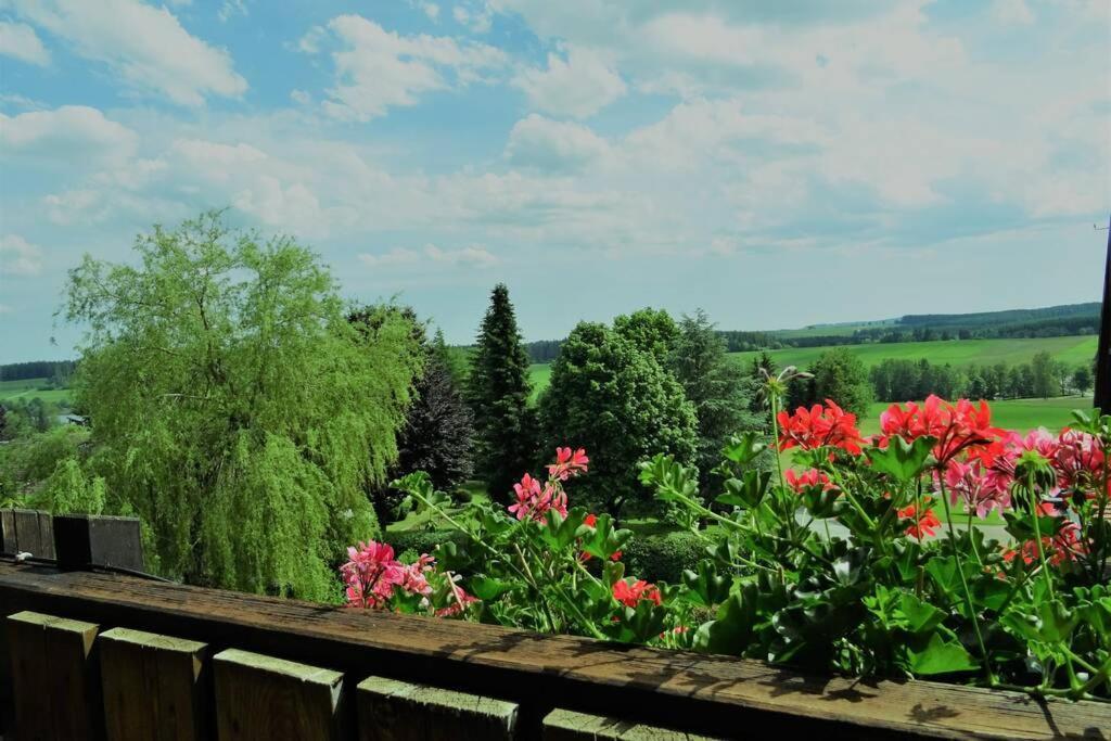 Modernes Mit Traumhaftem Blick Ins Gruene *